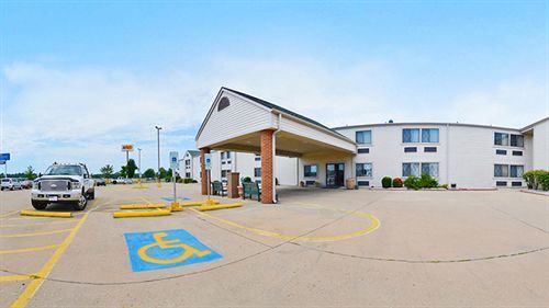 Отель Baymont By Wyndham Декейтер Экстерьер фото